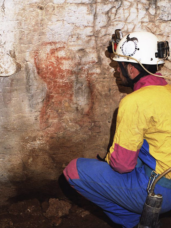 Dipinto del Cavallo Verticale di Grotta Paglicci (foto di Silvio Orlando).