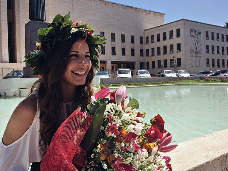 Emanuela Gaggiano, a 25 anni diventa Medico con tesi sui melanomi.