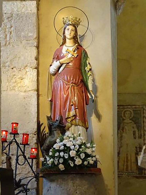 La statua di Santa Vittoria custodita presso l'omonima chiesa a Monteleone Sabino. La statua di Santa Vittoria custodita presso l'omonima chiesa a Monteleone Sabino.