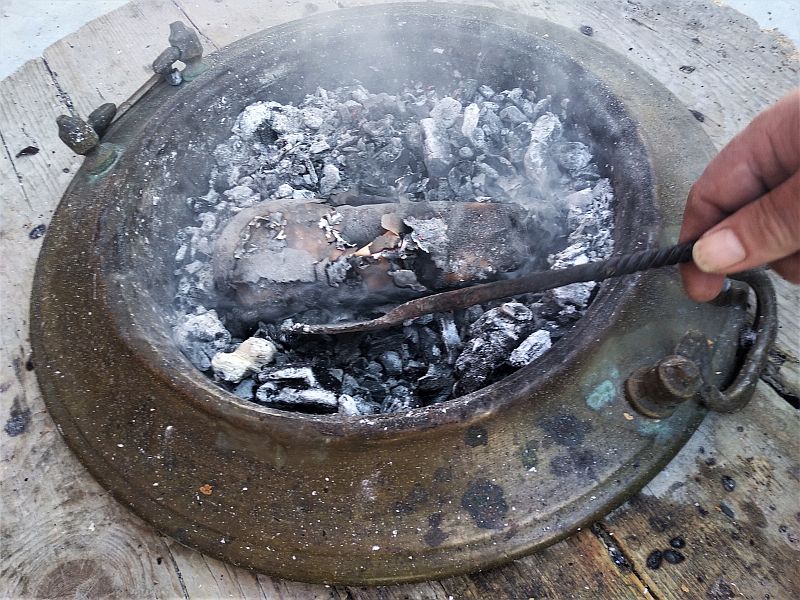 La salsiccia appena tolta dalla brace